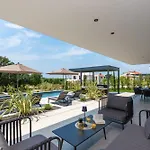 וילה Parenzo פורץ